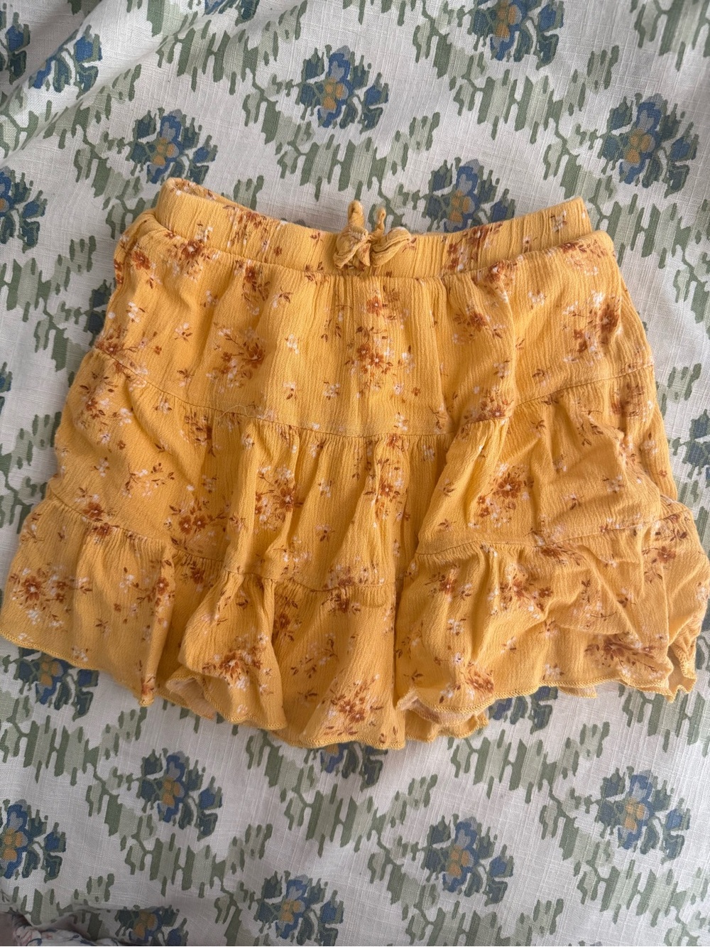 Girls StitchFix Yellow Skorts XS